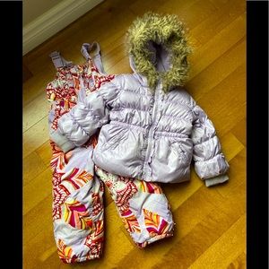 GAP size 3 Snowsuit